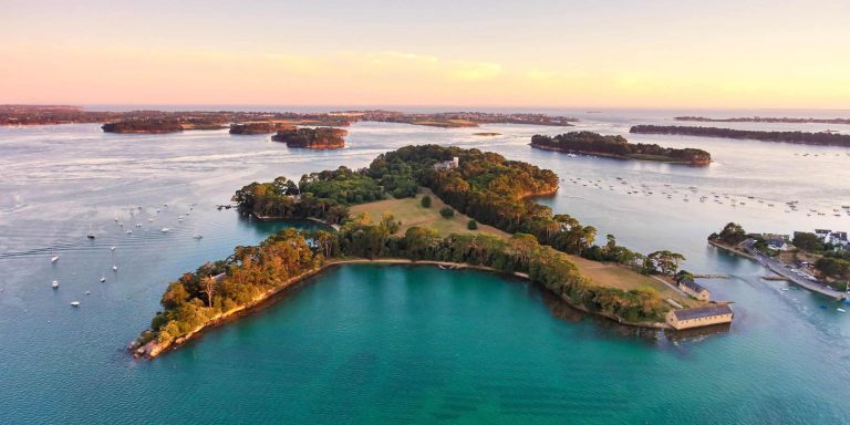 Lieux magiques en Bretagne : entre légendes, nature et patrimoine