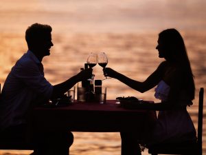 Dîner romantique en Bretagne en bord de plage
